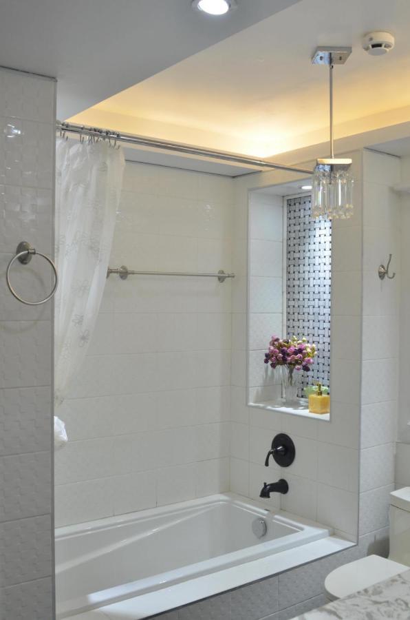 Salmon Magwood Guesthouse Торонто Екстериор снимка