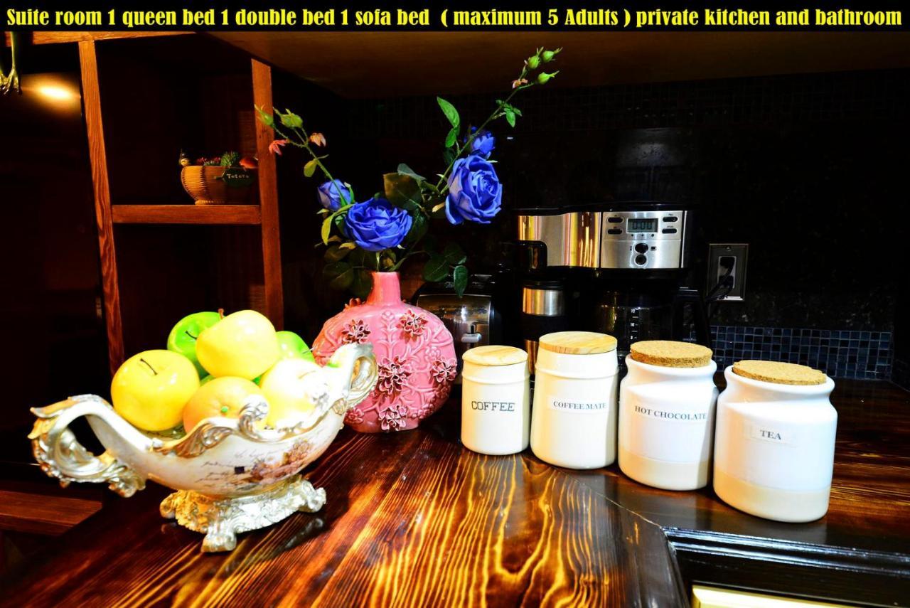Salmon Magwood Guesthouse Торонто Екстериор снимка